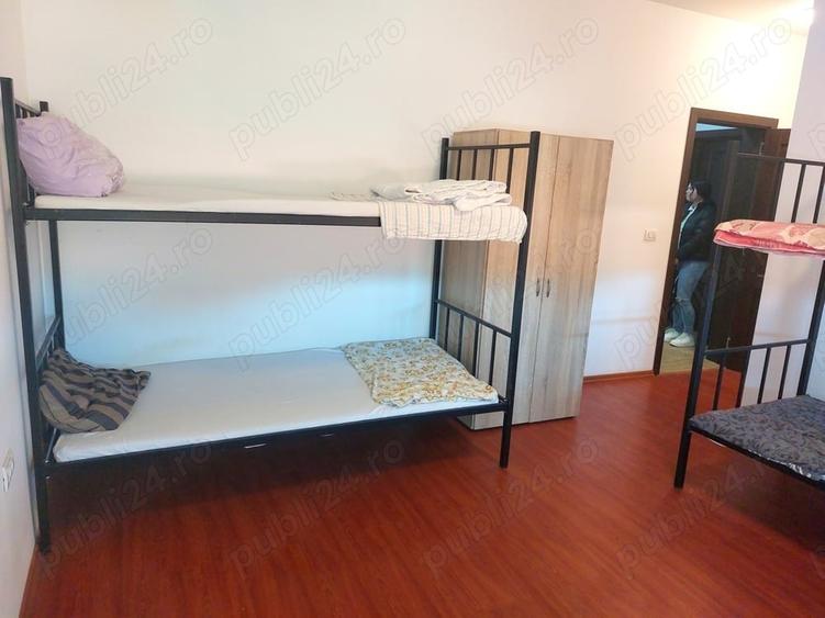 Casă cu 6 camere în Traian