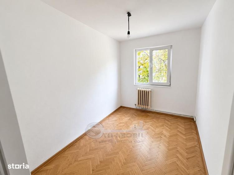 Apartament cu 3 camere nedecomandat în Alexandru cel Bun