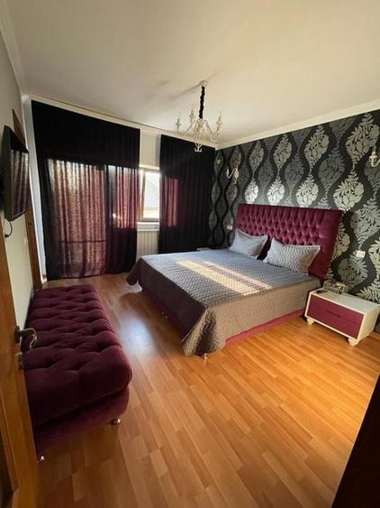 Casă individuală cu 6 camere cu Canalizare în Central