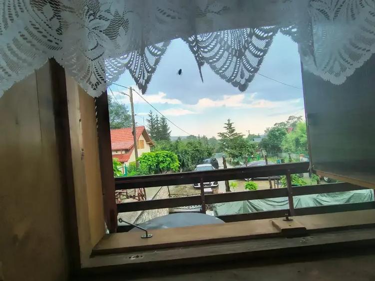 Casă individuală cu 7 camere cu Canalizare în Breaza de Sus