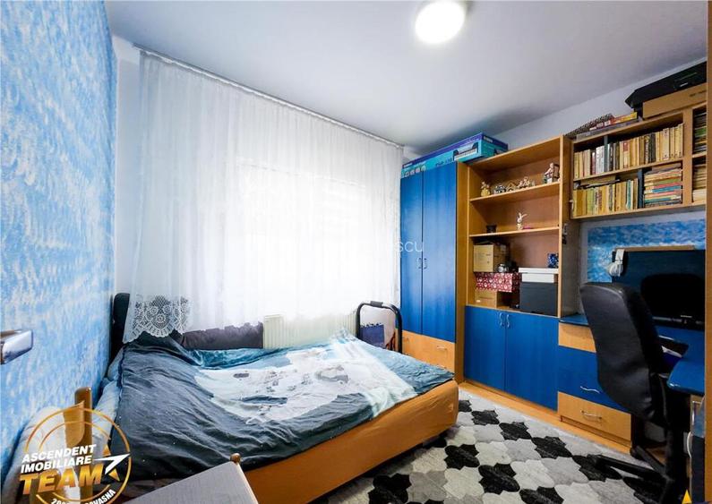 LIVE!Decomandat,pe 4camere,zonare linistita,compozitie frumo