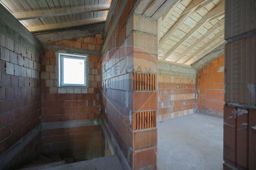 De vânzare casă cu un proiect deosebit, la roșu , Str. Gheorghe Doja - 29