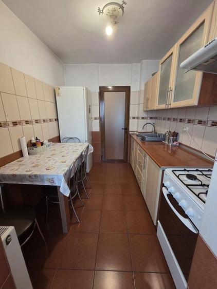 Apartament 3 camere zona Cina scoala 10 - 3