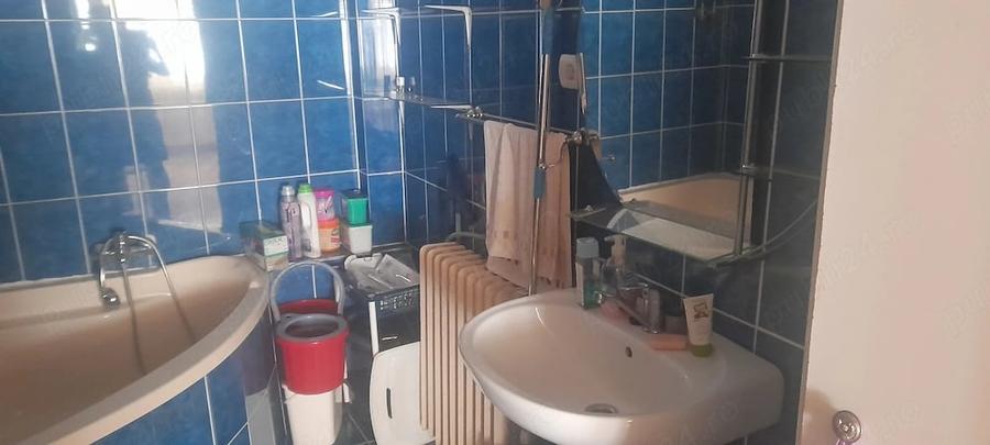 Casă cu 5 camere cu Teren 1050 Mp în Central