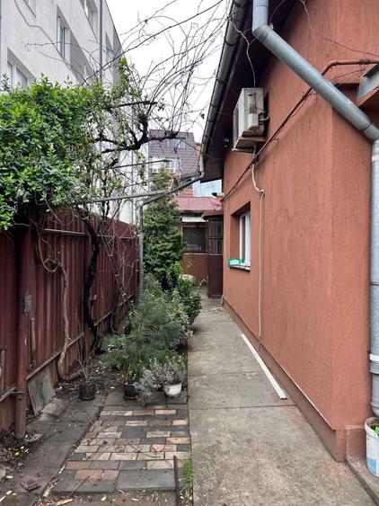 Casa de vanzare - Str Toporasi, sect 5 - 2