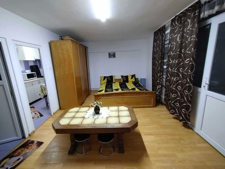 Inchiriez garsoniere - 1