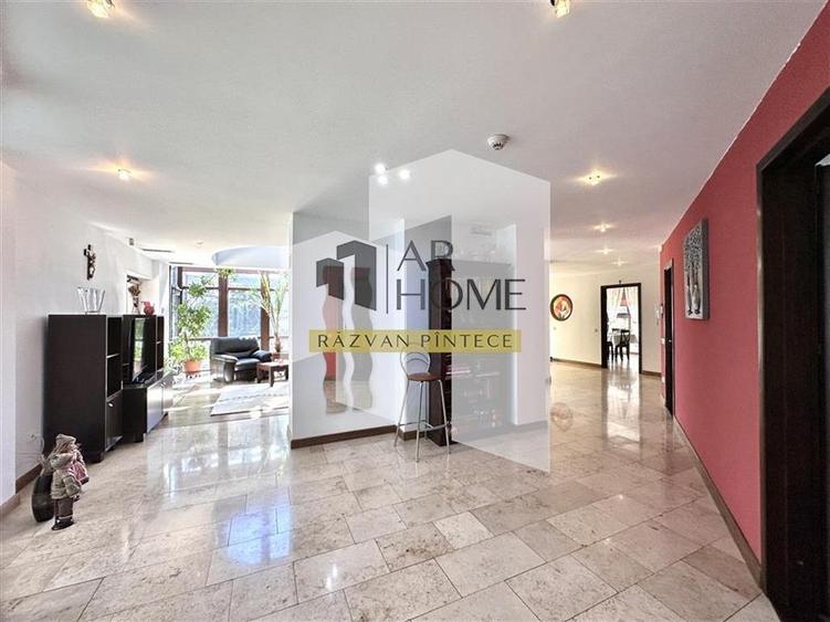 Proprietate impresionanta cu piscina interioara, zona centrala, Ploies - 29