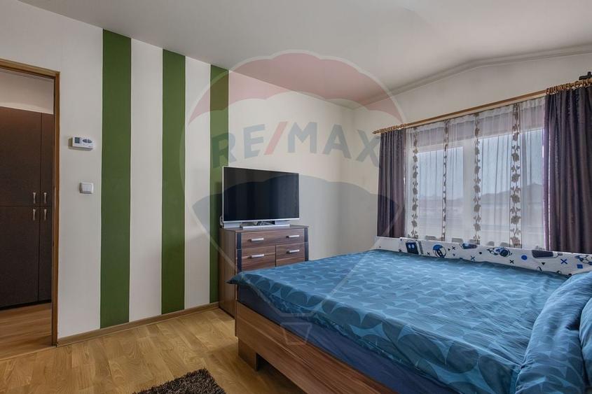 Apartament cu 3 camere de vânzare în zona Dambovita - 4