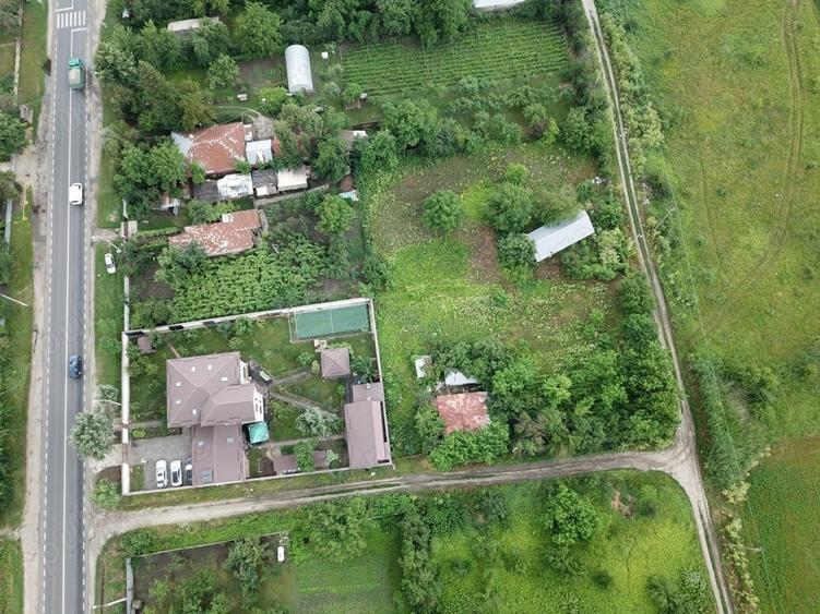Casă cu 6 camere cu Teren 1570 Mp în Stâlpu