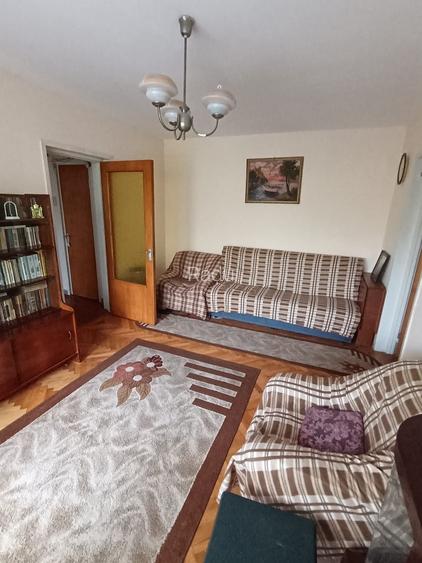 Apartament cu 3 camere semidecomandat în Nord - Spitalul Județean Apartament cu 3 camere semidecomandat în Nord - Spitalul Județean