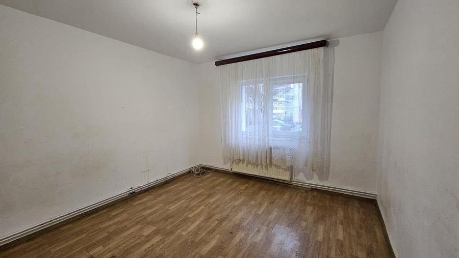 Garsoniera decomandata zona Vasile Aaron - 2