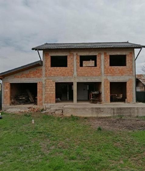 De vanzare casa la rosu - 11