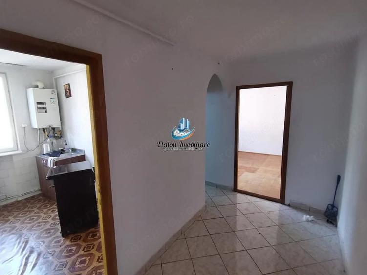 Apartament cu 2 camere decomandat în Mărăței