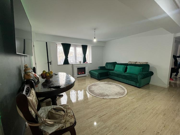 Apartament trei camere complet renovat - zona Blvd. Unirii - etaj 2/8 - 1