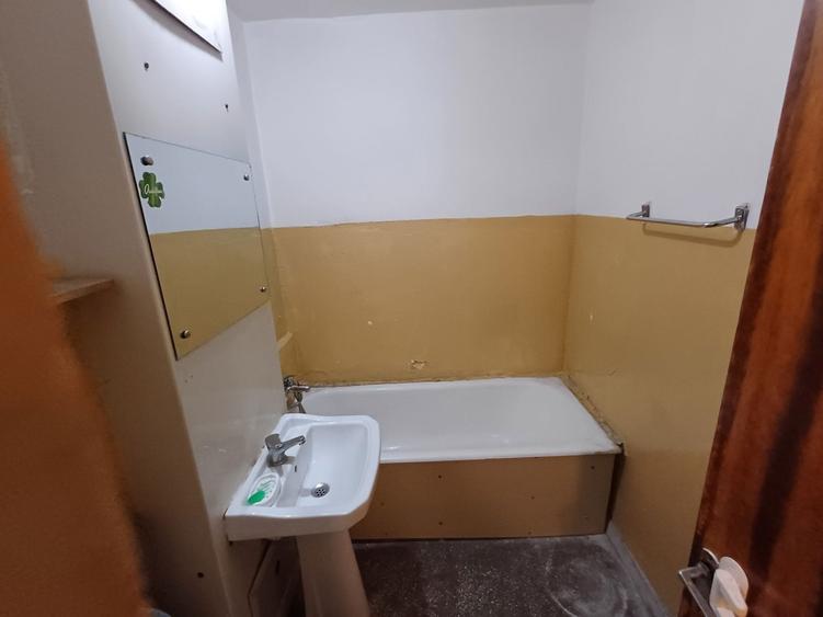 Garaoniera de vanzare - 7