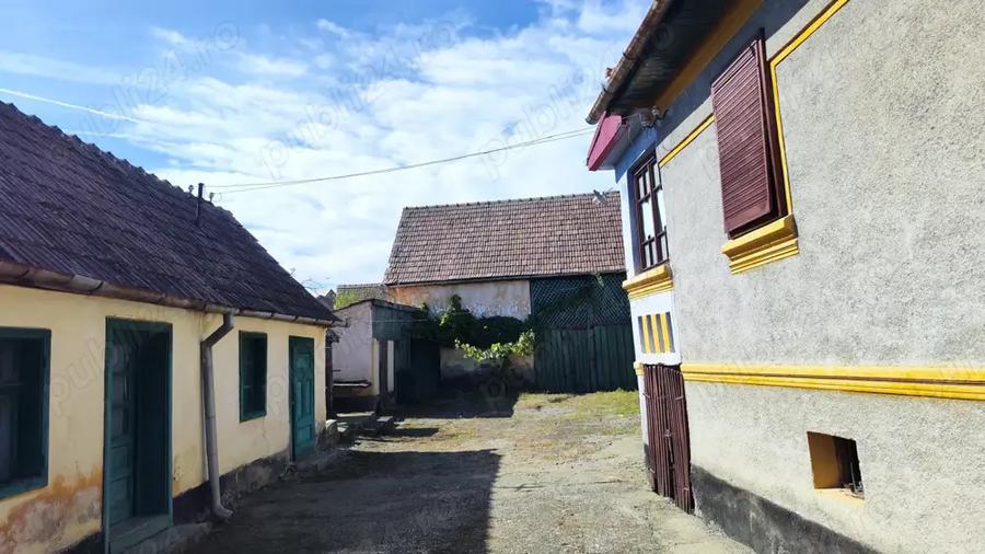 Casa de vanzare cu gradina si curte Drasov Jud. Alba - 10