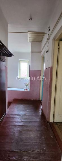 Garsoniera situata "la casa" in cartier Noua,suprafata utila 45 mp, teren 138 mp