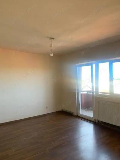 Vand apartament , 2 camere , semidecomandat , Micro 5 , Cornet - 7