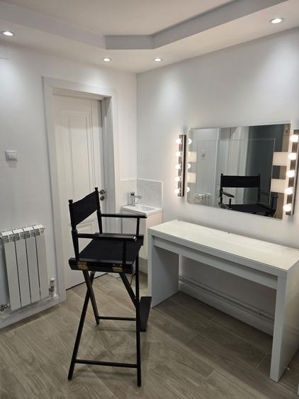 Salon de infrumusetare complet utilat zona centrala - 2