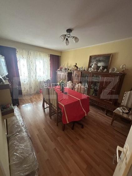 Apartament de vanzare, cu 3 camere, 57 mp, zona Micro 17