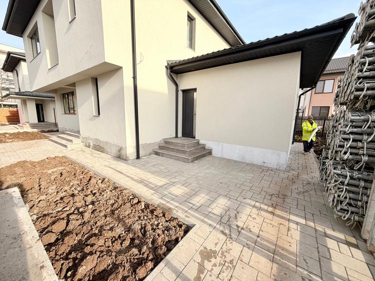 Casa individuala P+1+Pod. 5 cam. Util 160mp. Teren 390mp - 28