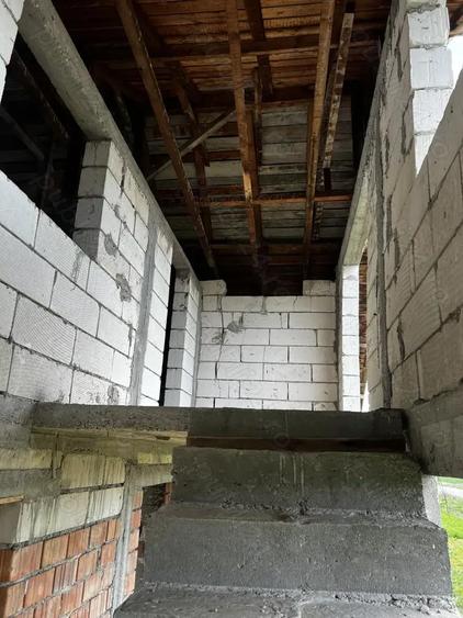 De vanzare Casa mansardata cu teren . Strejestii de Sus, OLT - 1