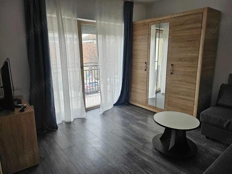 Inchiriez ap.o camera in Zona Braytim, et.1, suprafata utila de 35 mp. - 1