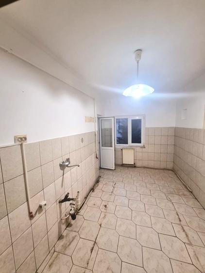 Apartament 3 camere 68mp Bradet-bloc vila 95.000eur neg - 4