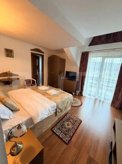 Vila / Pensiune de vanzare in Tohanu Nou la doar 4 km de Castelul Bran - 13