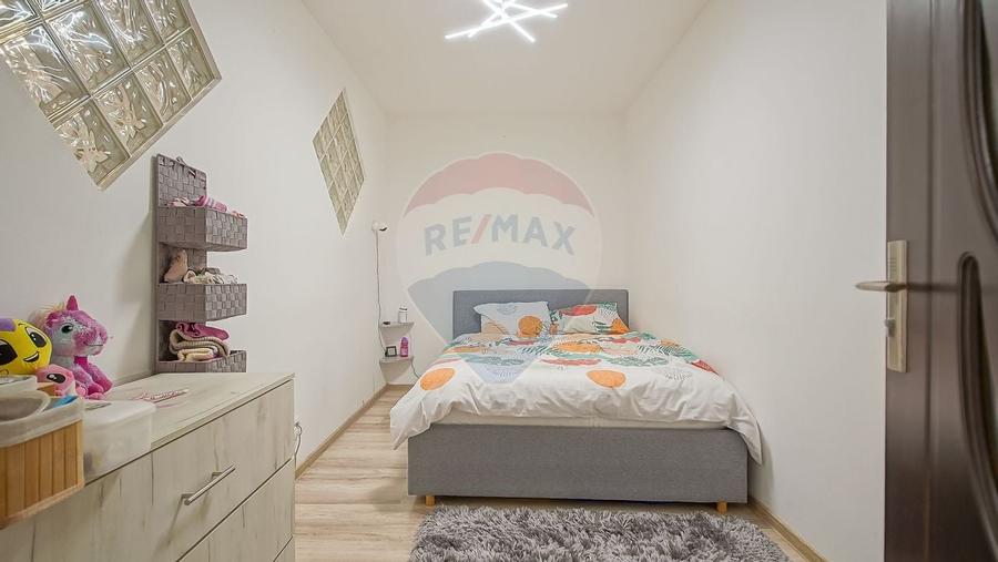 Apartament cochet cu 2 camere de vanzare in Cartierul Noua - 13