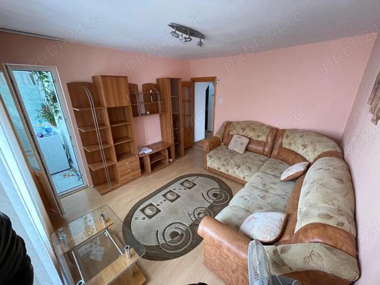 Vand apartament 3 camere, etaj 3-Zona Nord-Unitatea Militara, Vaslui - 9