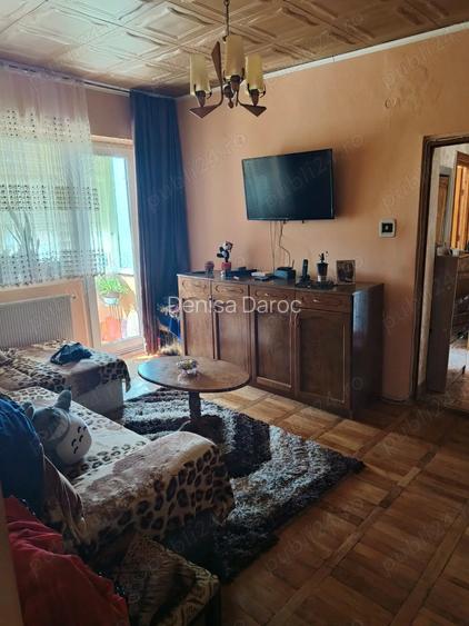 Vand apartament 3 camere, Ineu, Jud. Arad Vand apartament 3 camere, Ineu, Jud. Arad