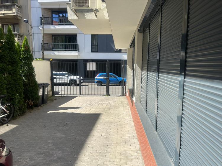 Apartament in bloc mic, nou, nemobilat, excelent firma, centrala proprie - 9
