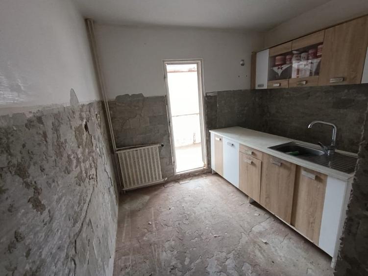 Apartament 2 camere decomandat Gara, stadionul Portul - 4