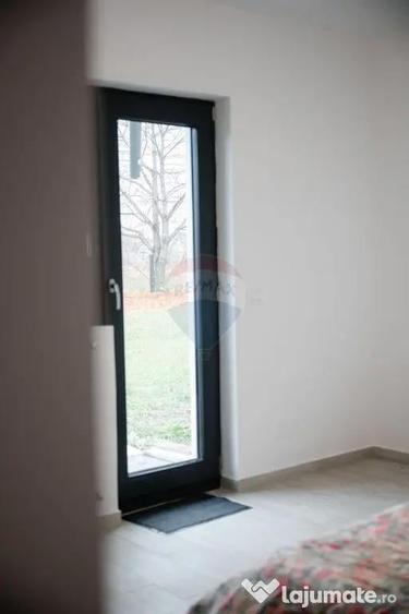 Casa / Vila cu 5 camere de vanzare - 4