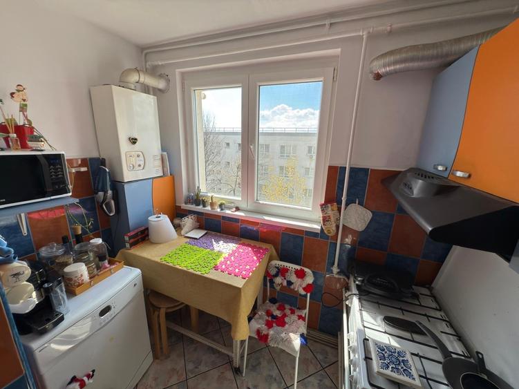 Apartament 4 camere, Ozana, langa scoala nr.116, doua bai, boxa in acte. - 4