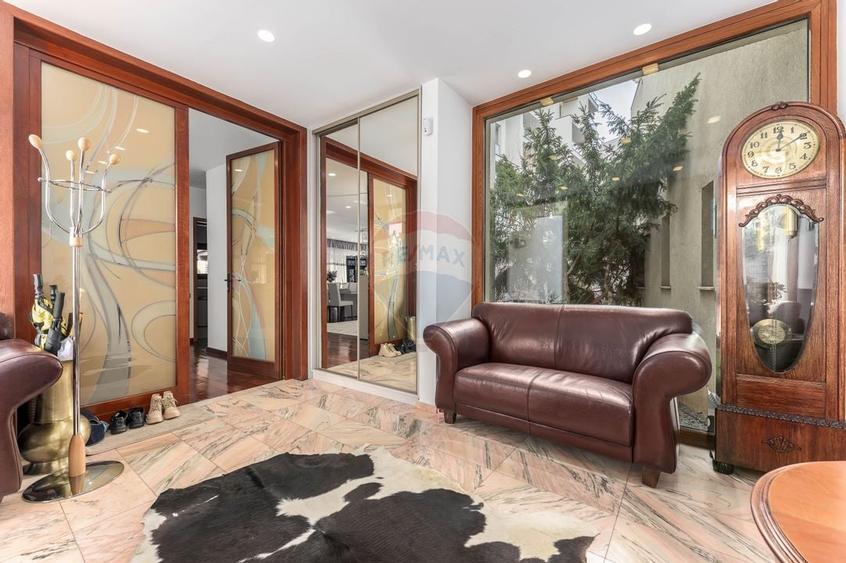 Vila eleganta, spatii generoase, finisaje premium, piscina, 3000mp - 36