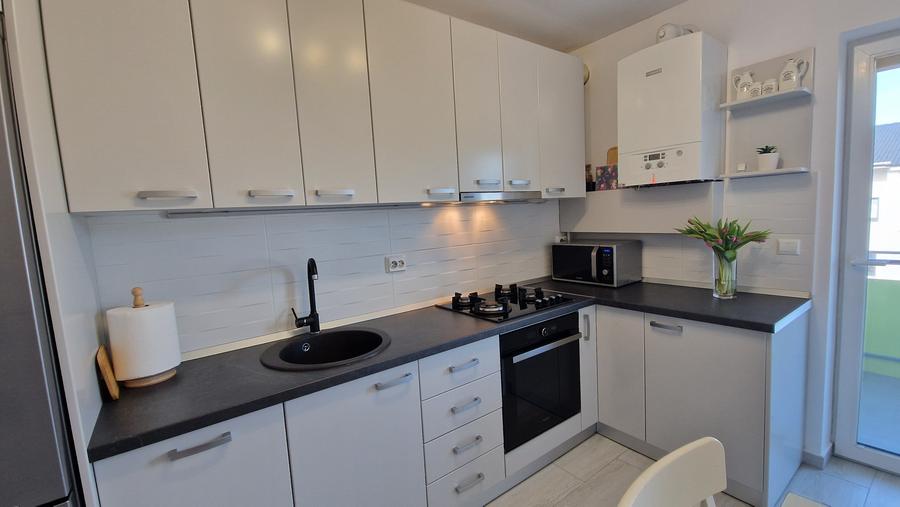 Vand Apartament 3 camere cu pod si parcare in Selimbar - 5