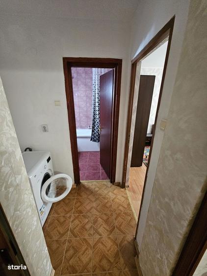 Inchiriez ap cu 2 camere zona Scoala 5 - 3