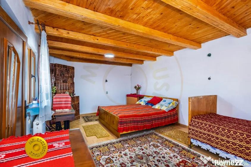 Casă cu 5 camere cu Teren 5232 Mp în Căldăraru