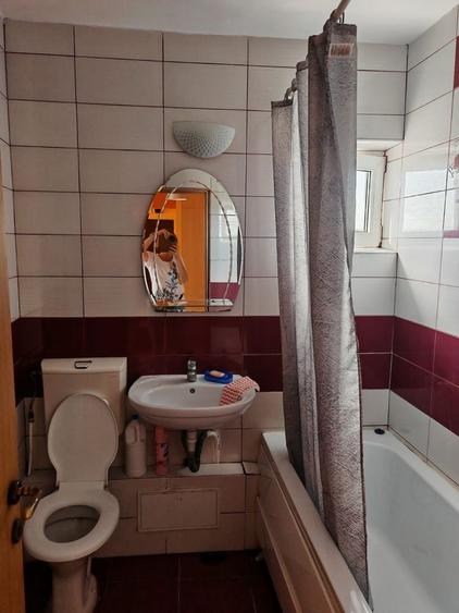 Apartament cu 3 camere decomandat în Păcurari