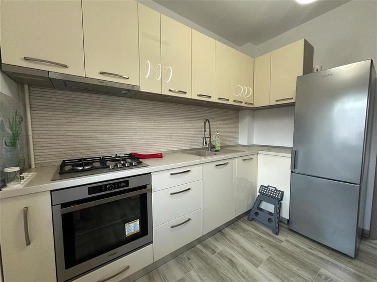 Apartament cu 3 camere decomandat în Valea Lupului