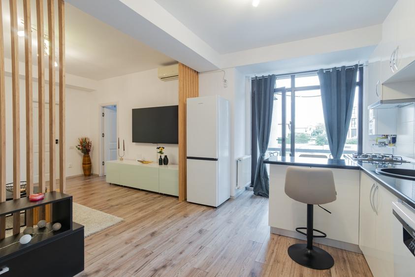 Apartament cu 2 camere semidecomandat, mobilat în Tomis Plus