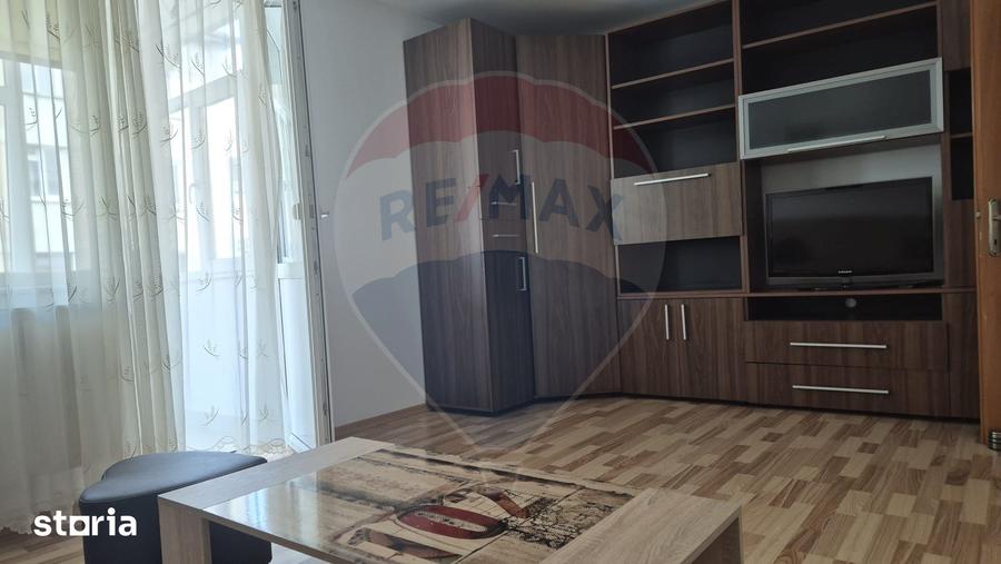 Apartament cu 2 camere decomandat, mobilat în Central