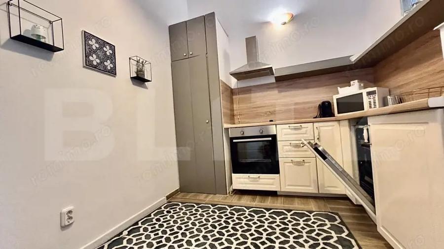 Apartament cu 3 camere decomandat, mobilat în Central