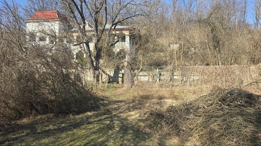 Casă individuală cu 5 camere cu Canalizare în Chiojdeanca