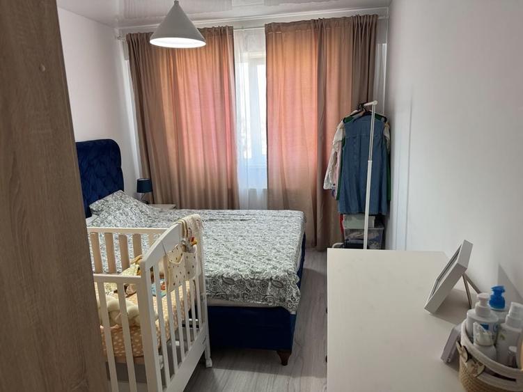 Apartament cu 2 camere decomandat în Roșu