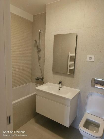 Apartament cu 3 camere decomandat în Băneasa