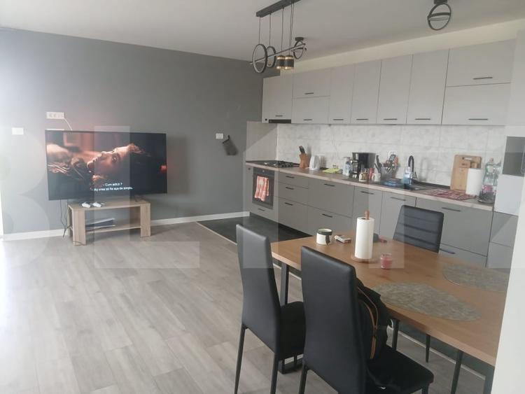 Duplex cu 3 camere cu Canalizare în Parța