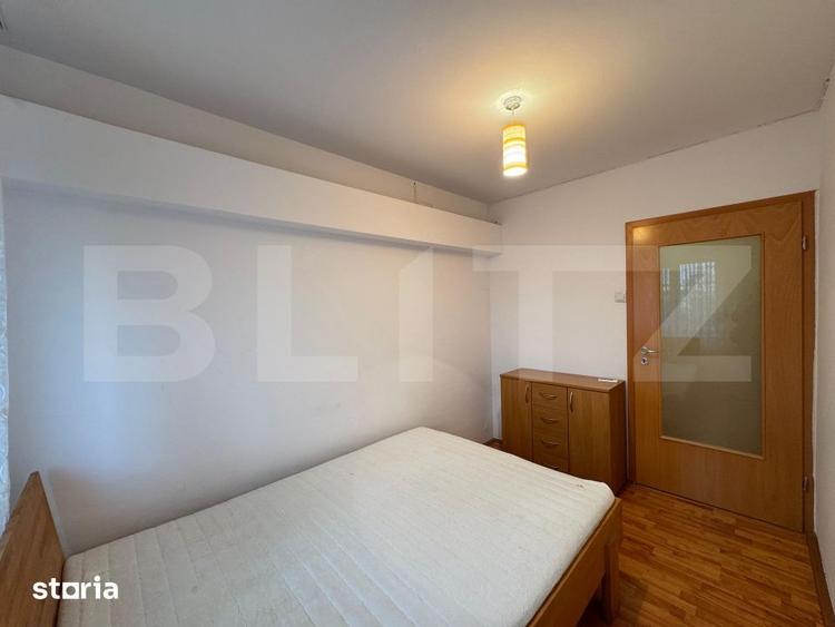 Apartament cu 3 camere decomandat în Sărari